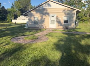 11695 Jackson St, Taylor, MI 48180