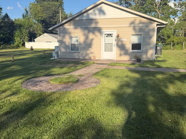 11695 Jackson St, Taylor, MI 48180