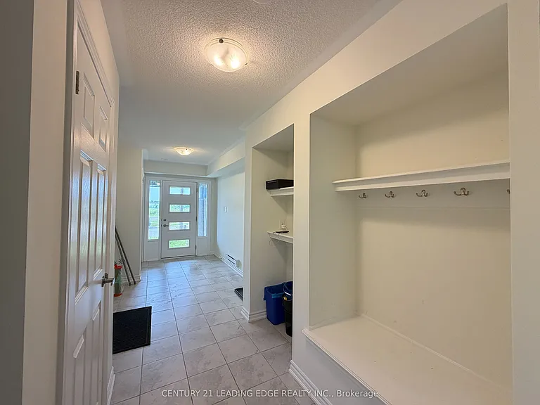 70 Lockyer Dr — Photo 3