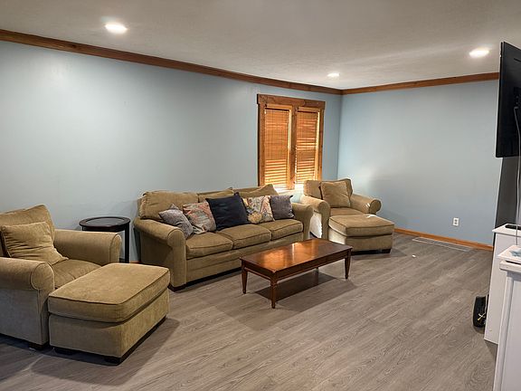 2nd image of 2465 Westside Dr