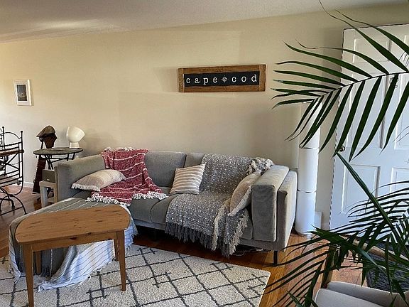 2nd image of 68 Emerson Gardens Rd #68