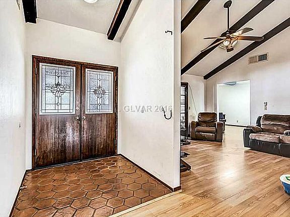 4th image of 893 Mountridge Ct