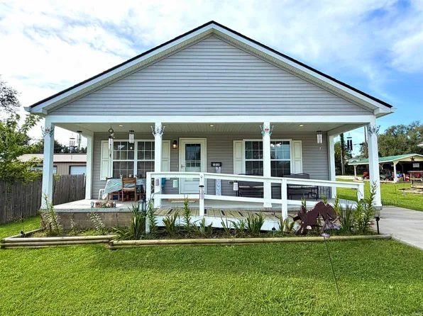 1010 W Grissom Ave, Mitchell, IN 47446
