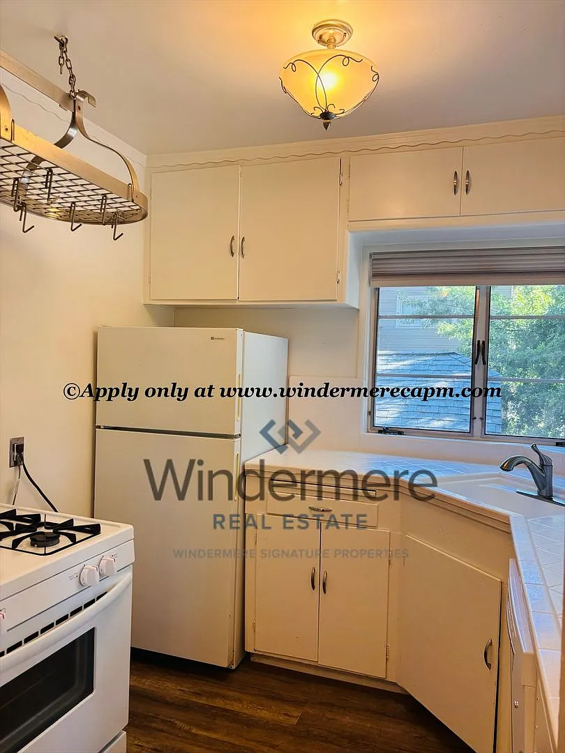 Charming Midtown Apartment in small community! — Photo 1
