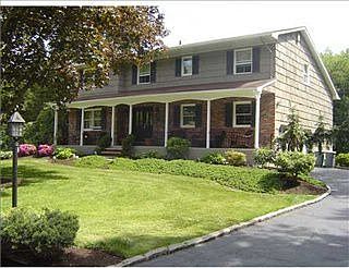 1st image of 3 Stonehedge Dr