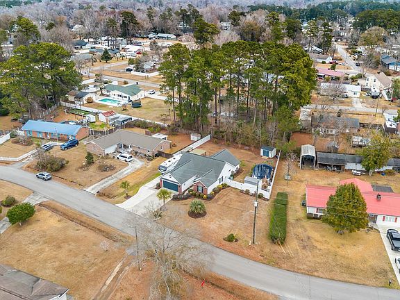 3rd image of 712 Luttie Rd.