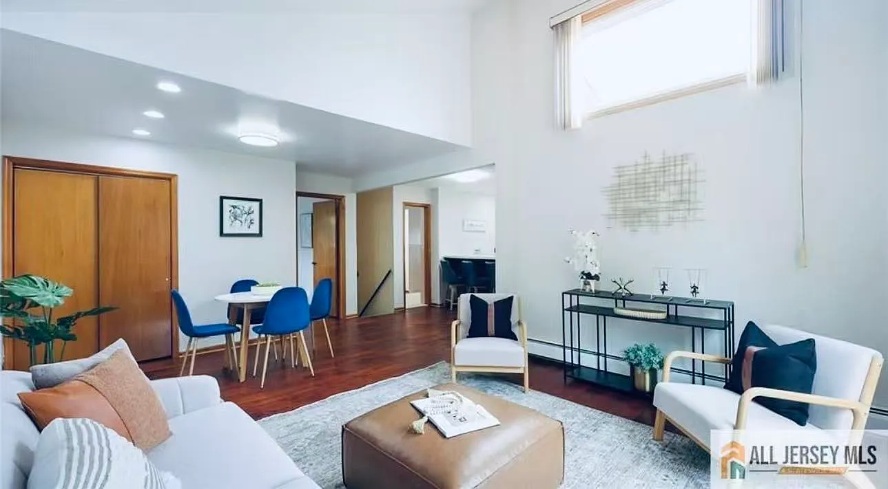 1 bed, 800 sqft, $1,800 — Photo 1