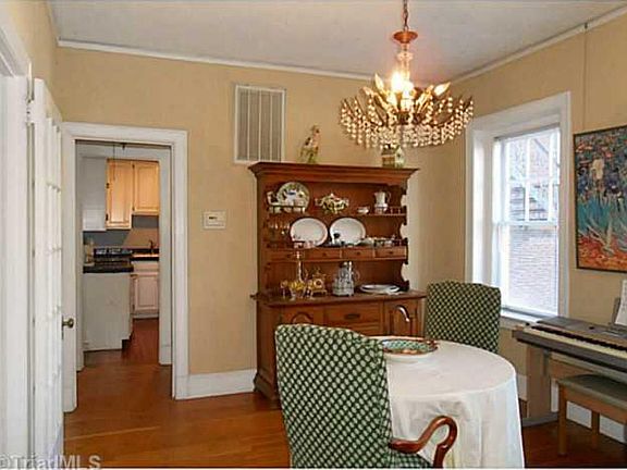 4th image of 904 W Market St APT A2