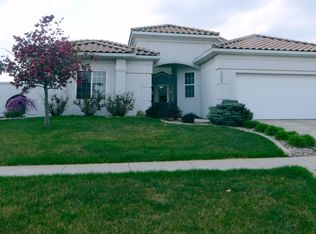 3303 Lake Park Ln, Hastings, NE 68901