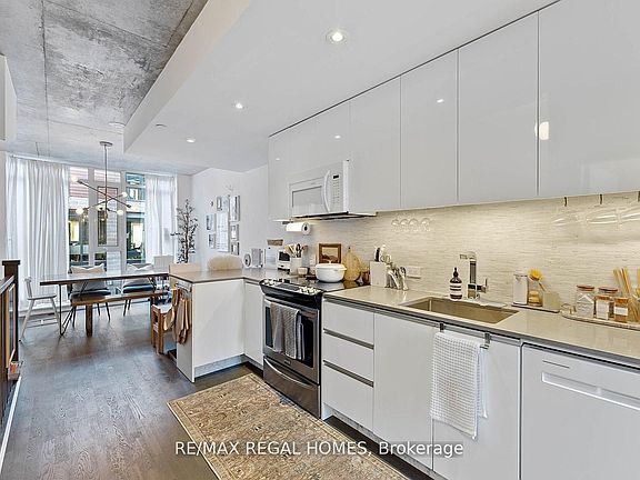5th image of 1238 Dundas St E #Townhouse 110