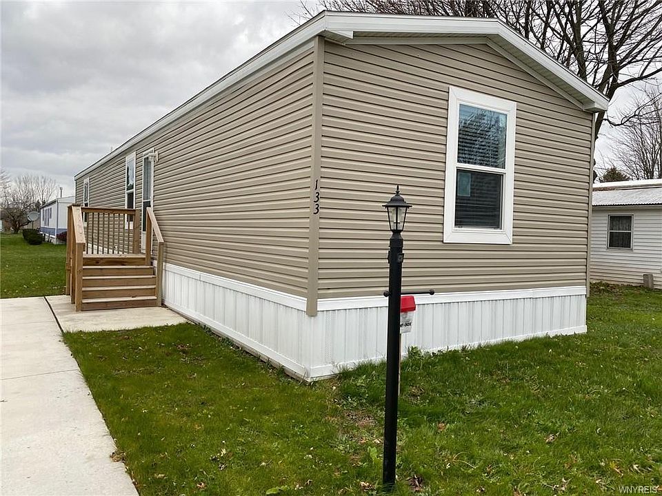 1st image of 133 Holly St