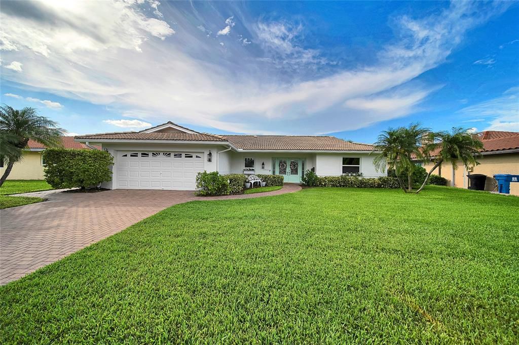 2025 Michigan Ave NE, Saint Petersburg, FL 33703 | MLS #TB8415563