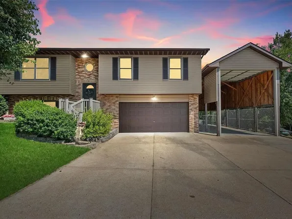 1169 N 7th St, De Soto, MO 63020