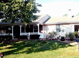 402 N Leonard Rd, Saint Joseph, MO 64506