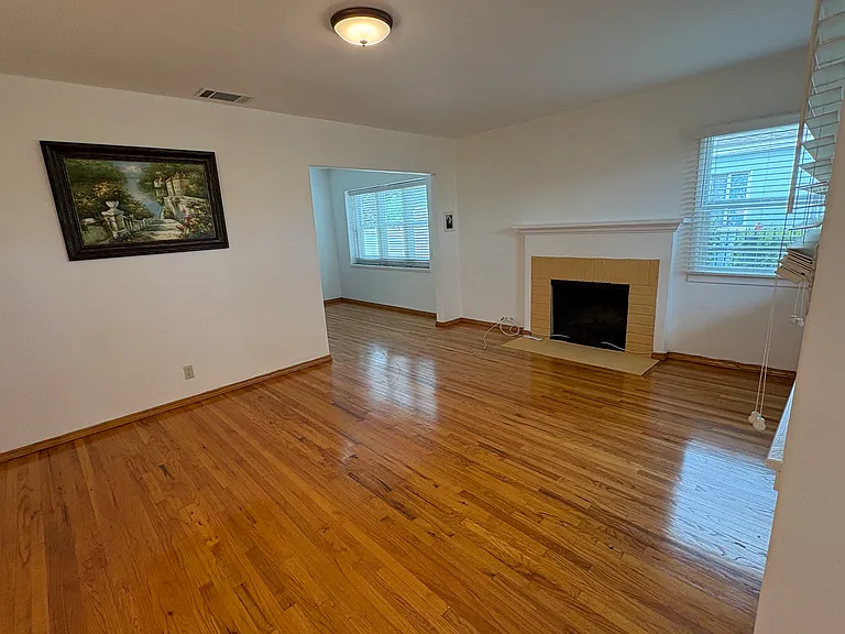 9520 Kennerly St — Photo 5