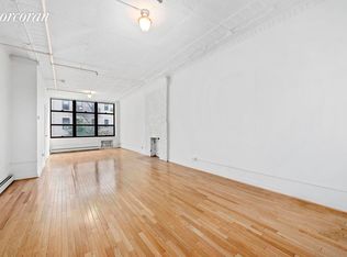 163 W 22nd St #2, New York, NY 10011