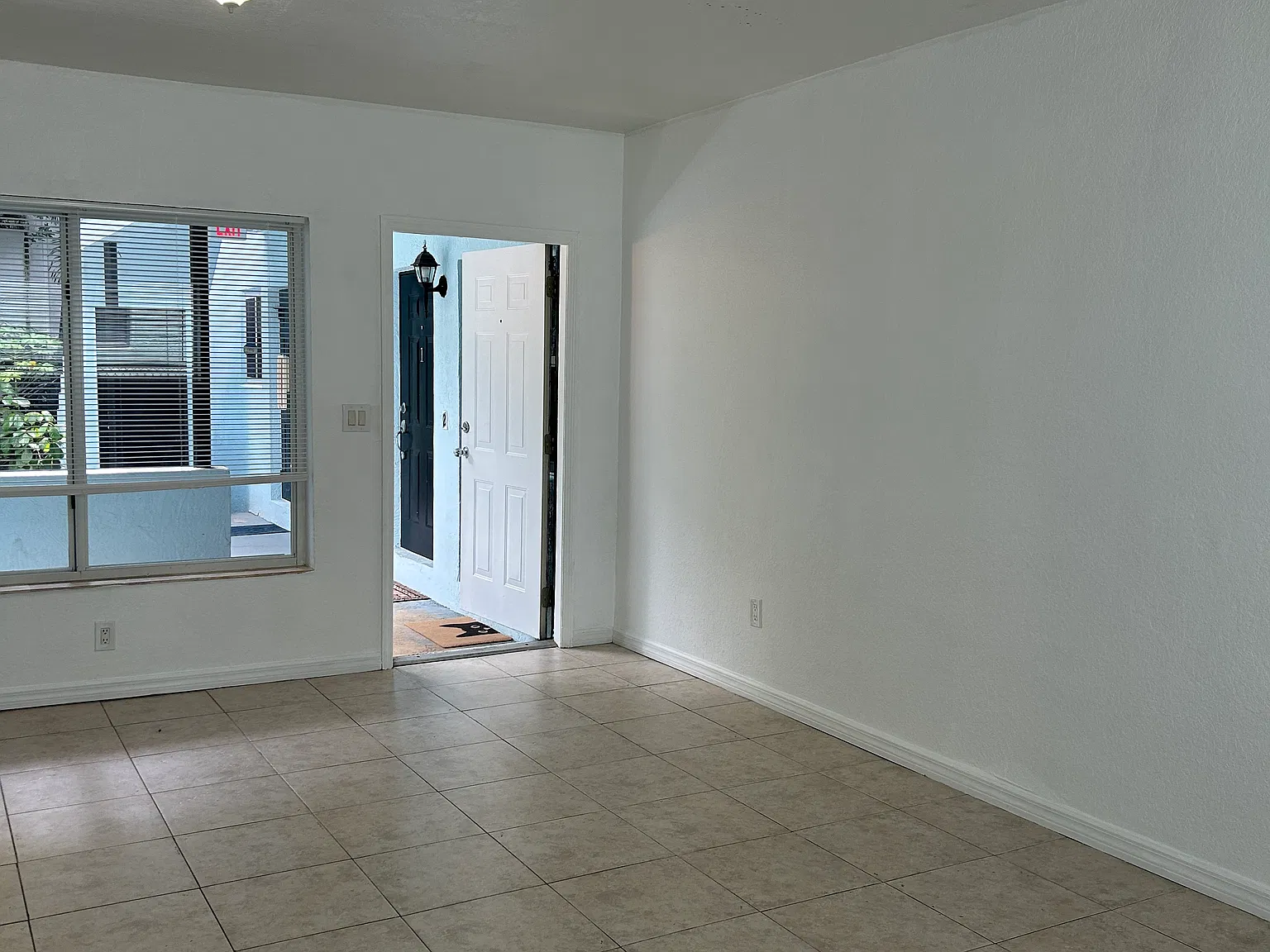 1 bed, 695 sqft, $1,950 — Photo 2