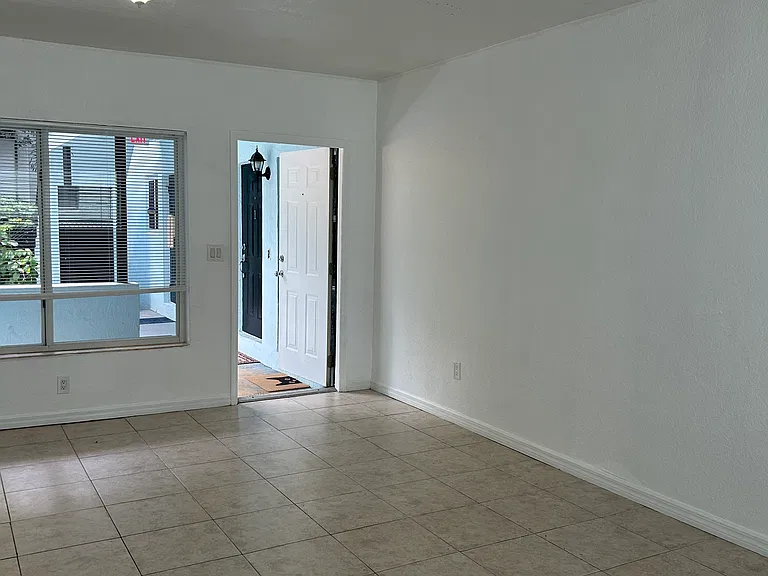 1945 Calais Dr #3 — Photo 2