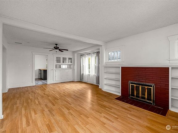 4th image of 4521 S M St