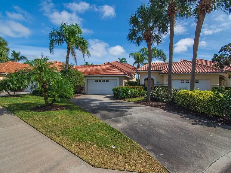 1735 Victoria Cir — Photo 41