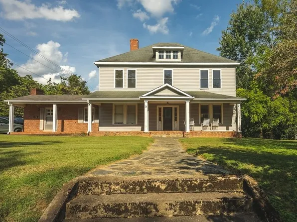 12 1st Avenue Dr SE, Taylorsville, NC 28681