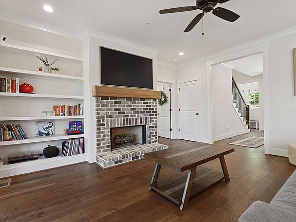 5th image of 1576 Forest Ridge Rd