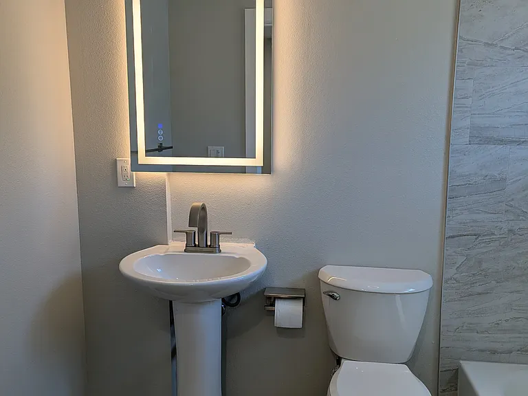 19118 Meekland Ave #B — Photo 18