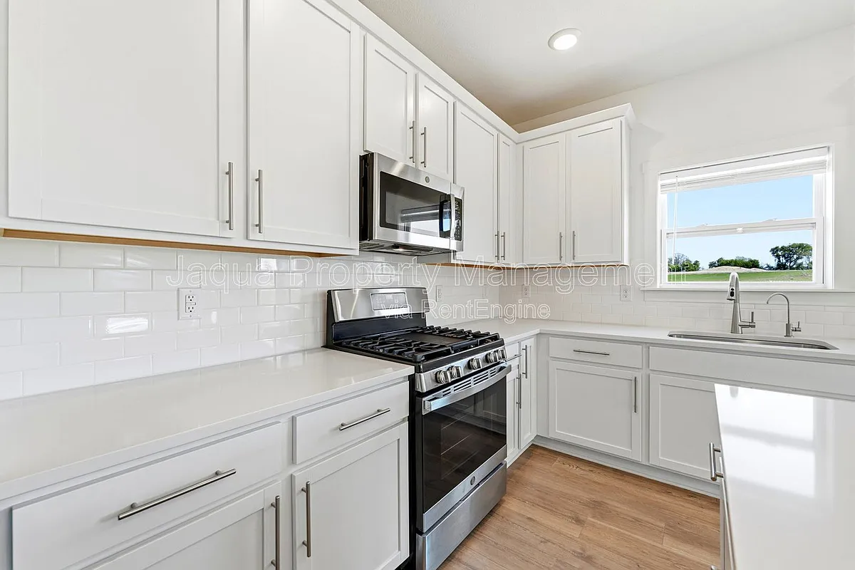 Building Photo - 9424 Snow Valley Dr SE