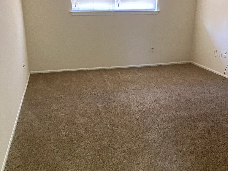 142 Viking Ct — Photo 8