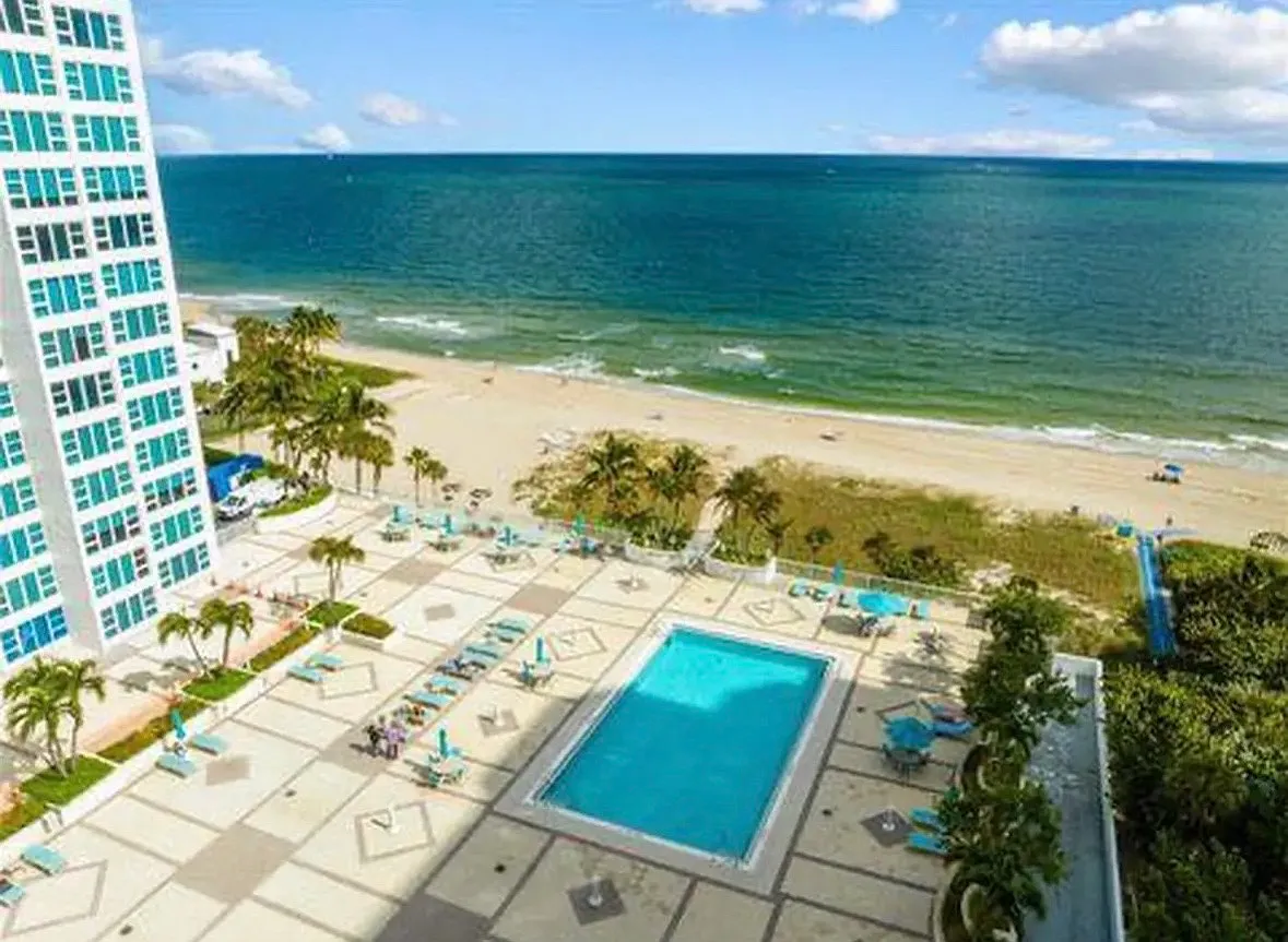 1 bed, 1.5 bath, 1116 sqft, $3,800 — Photo 3