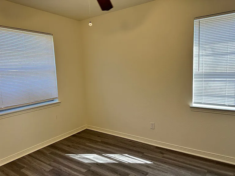 2509 Garden Dr — Photo 12
