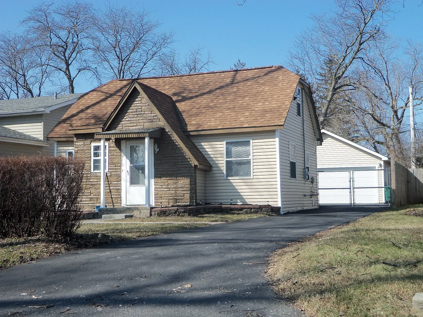 1610 Goldenrod Ter photo 1