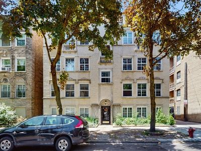 7360 N Damen Ave APT 1S, Chicago, IL, 60645
