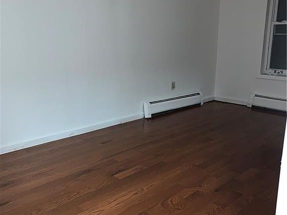 5th image of 2071 Lacombe Ave