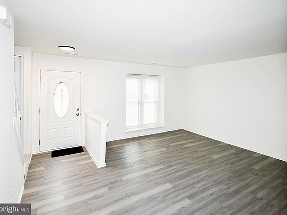 3rd image of 3705 Kempsford Field Pl