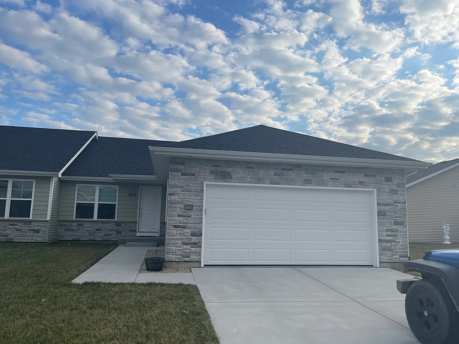 494 Magnolia Dr — Photo 1