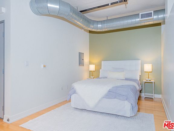 5th image of 645 W 9th St APT 626