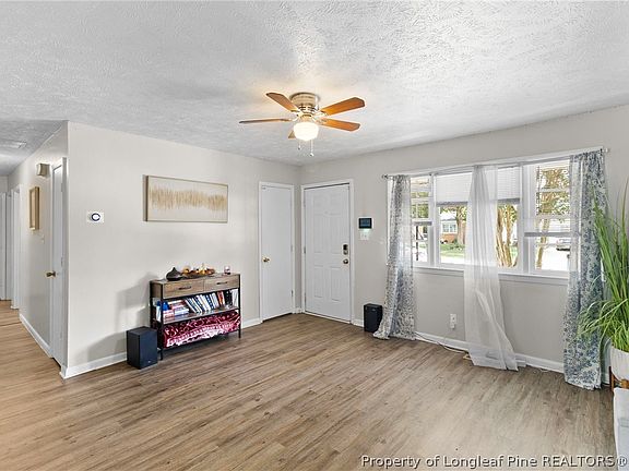 4th image of 1705 Grandview Dr