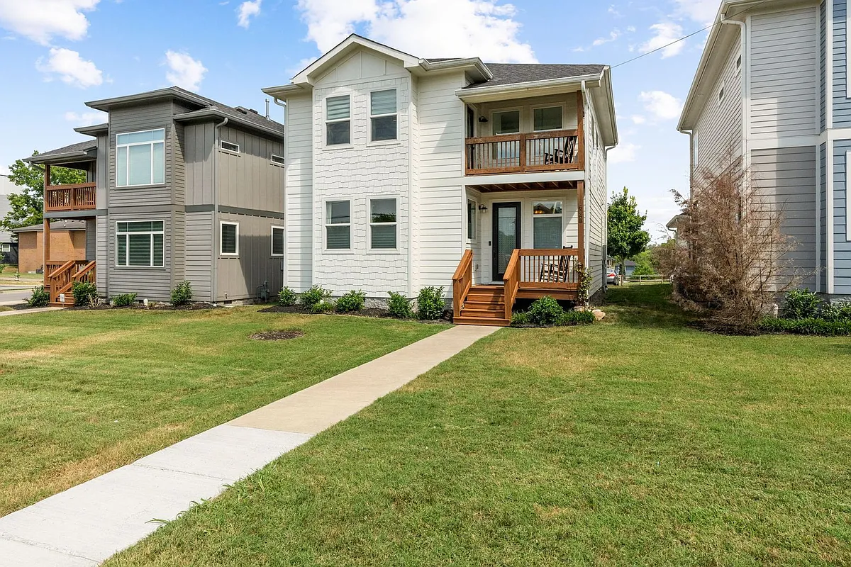 Building Photo - 606B Croley Dr