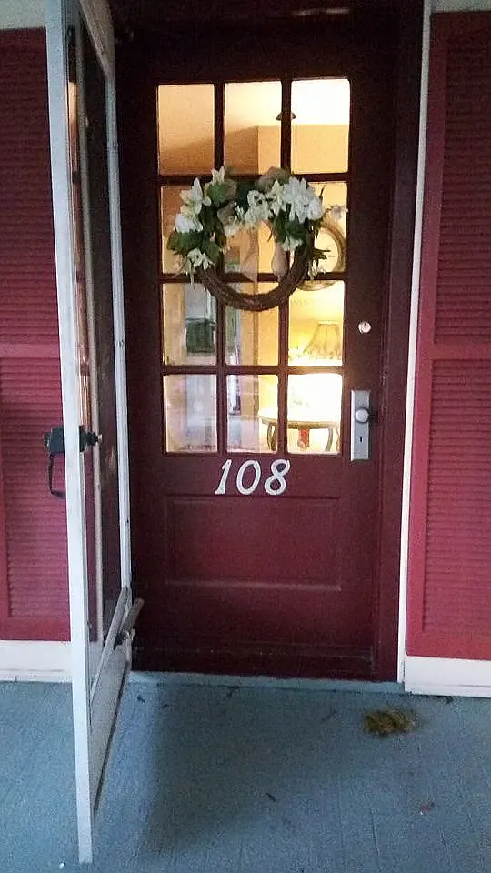 108 E London Ave — Photo 2