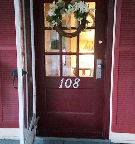 108 W London Ave — Photo 2