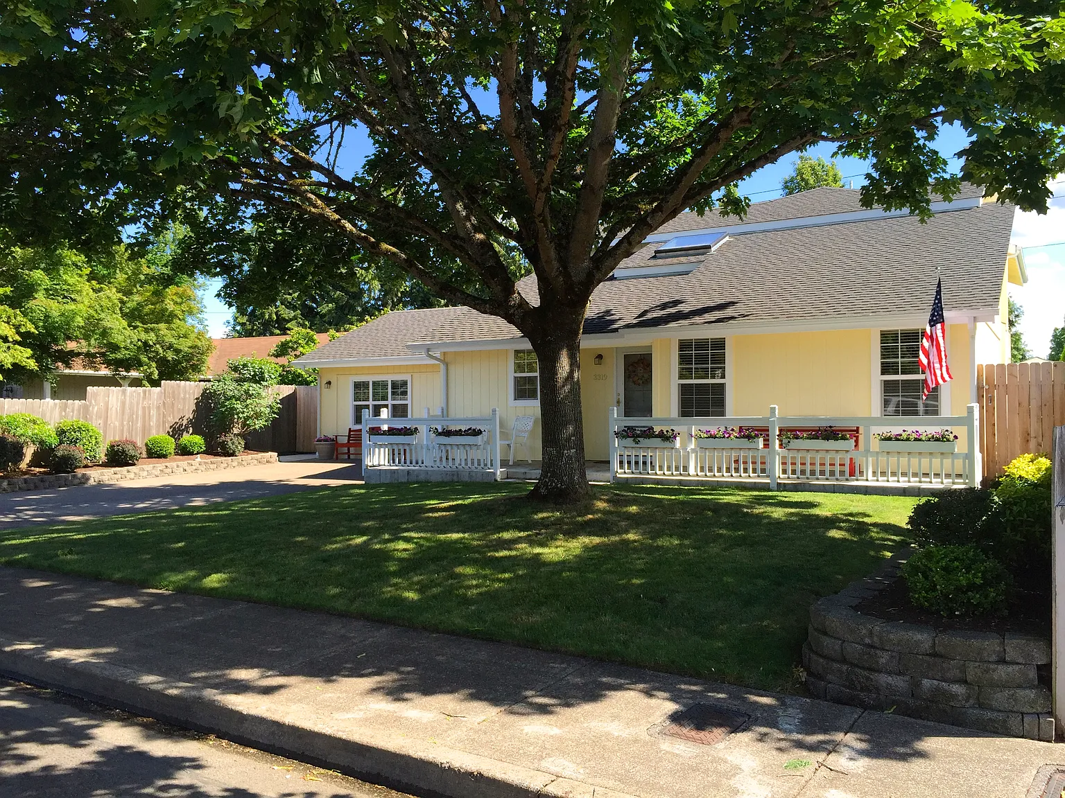 3319 Honeywood St photo 1