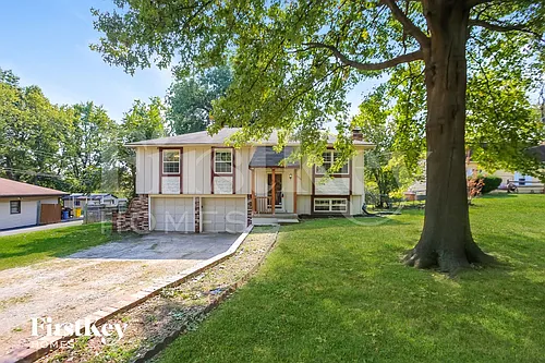16005 E Cogan Ln Photo 1