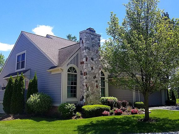 4th image of 2489 Inglehill Pt