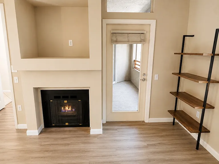 320 Caldecott Ln #108 — Photo 2
