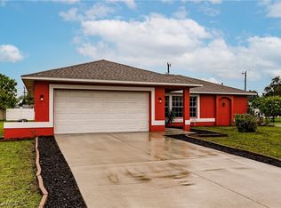 320 NE 14th Place Cpe, Coral, FL 33909
