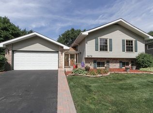 6472 Coach House Rd, Lisle, IL 60532