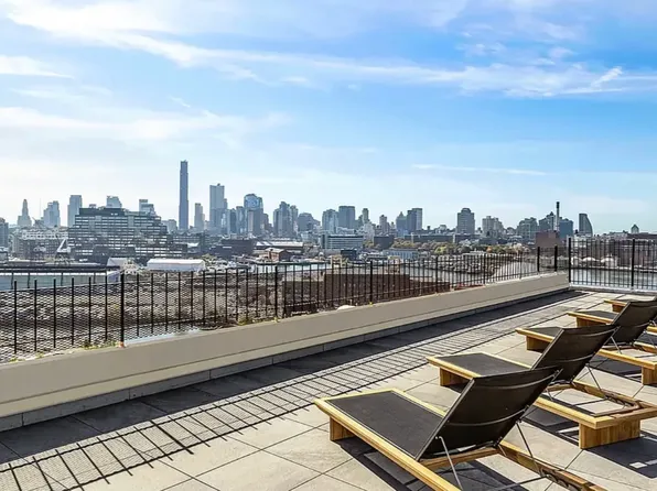 475 Kent Avenue image 7 of 10