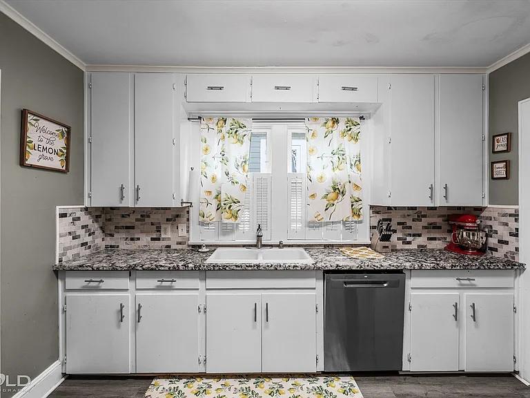 3936 Baltimore Ave — Photo 15