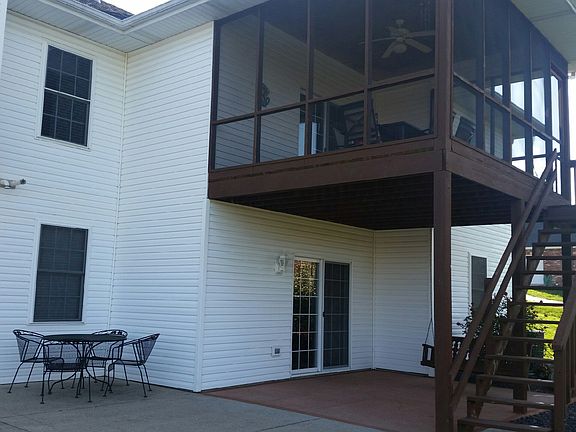 2nd image of 327 Summerhill Dr